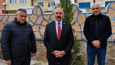 “Tek Ağaçlık Tören” Gündem Oldu