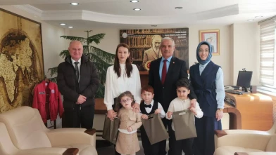 Çocuklar Müdürlükte Bayram Estirdi