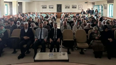 130 Kişilik Dev Katılım: Merzifon'da Hac Semineri Gerçekleşti