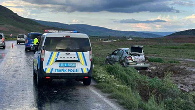 Takla Atan Otomobilde 2’si Çocuk 5 Kişi Yaralandı