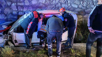 Çorum’da Korkutan Kaza: Hafif Ticari Araç İstinat Duvarından Düştü