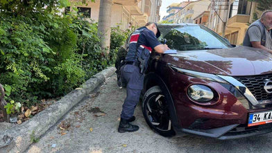 Yokuşta Geri Kayarak Ağaca Çarptı! Aynı Aileden 3 Kişi Yaralandı