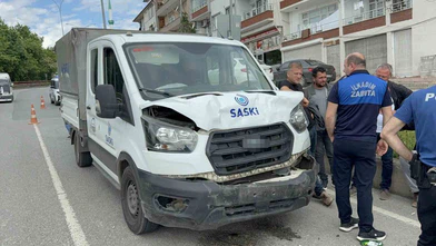 Kamyonet Otomobile Arkadan Çarptı: 1 Yaralı