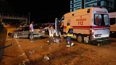 Yardıma Koşan Vatandaşlara Otomobil Çarptı!: 6 yaralı