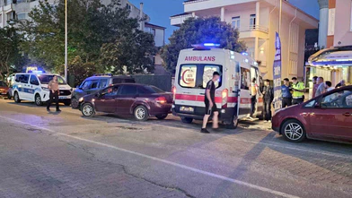 Motosiklet ile Otomobil Çarpıştı