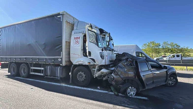 Korkutan Kaza: Kamyon Cipi Metrelerce Sürükledi, 2 Yaralı