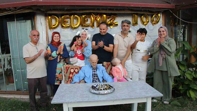 Amasya'da Asırlık Çınara 100. Yaş Sürprizi!