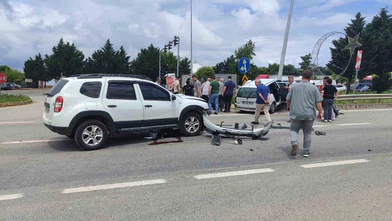 Kavşakta İki Otomobil Çarpıştı: 1'i Çocuk 5 Yaralı