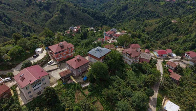İlginç Mahalle: 135 Hanenin Soyadı Aynı, Herkes 'Sarı'