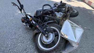 Yola Düşen Teneke Kazaya Neden Oldu! Motosiklet Sürücüsü Yaralandı