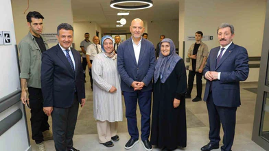 Süleyman Soylu, Şehir Hastanesi’nde hastaları ziyaret etti
