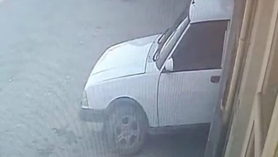 Tamir Ettiği Otomobilin Altında Kaldı