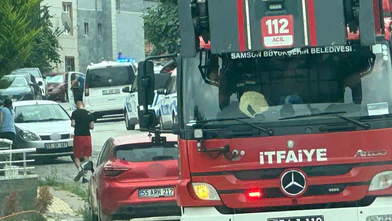 Çatıya Çıktı, Polis İkna Etti