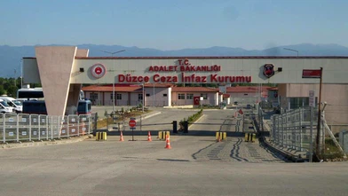 Jandarma Yalanıyla Yaşlı Vatandaşı Dolandırdılar