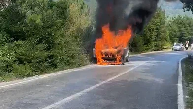 Seyir Halindeki Otomobil Alevlere Teslim Oldu