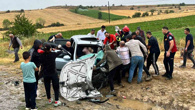 Üç Araç Birbirine Girdi! Feci Kazada 1 Kişi Hayatını Kaybetti, 5 Yaralı