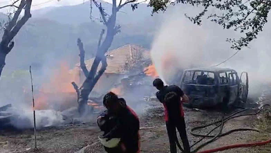 Komşusunu öldürüp evini ve aracını ateşe verdi