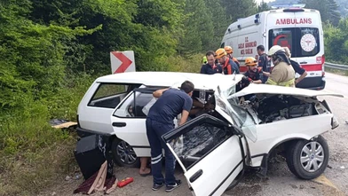Tırın Dorsesi Otomobile Çarptı: 1 Ölü!