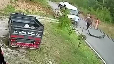 İşçi Servisi ile Otomobil Çarpıştı: 4 Yaralı