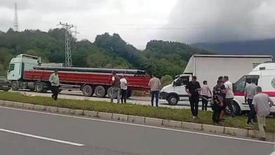 Hasta Nakil Aracı Tıra Çarptı: 1 Yaralı!