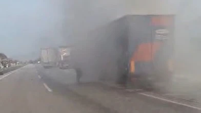 Tır sürücüsünün hızlı müdahalesi muhtemel faciayı önledi