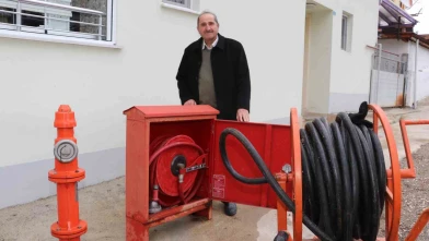 Bu köyde her sokakta yangın vanası var