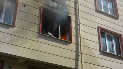 Çocukların oyunu faciaya dönüşüyordu: Yangında 2’si çocuk 6 kişi kurtarıldı
