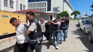 Eğlence mekanı önünde silahlı saldırı: 2 yaralı