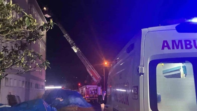 Öğrenci pansiyonunda baca yangını