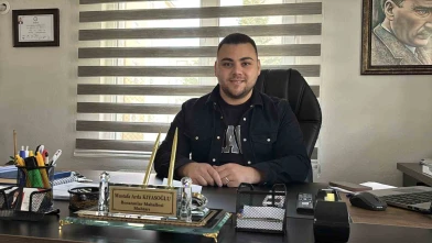 Eski muhtara kayıp bilgisayar için zimmet davası: "Kırıldı çöpe attım" dedi