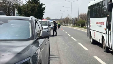 Karşıya geçmek isterken cipin çarptığı yaşlı adam ağır yaralandı