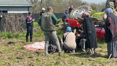 Devrilen traktörün altında kalarak hayatını kaybetti