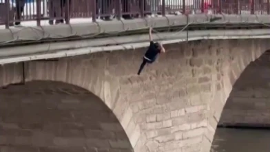 Köprüden nehre atlayan şahsı ekipler kurtardı: O anlar kamerada