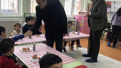 1254 ÖĞRENCİ ÜCRETSİZ YEMEKTEN FAYDALANIYOR