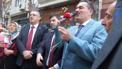 AK PARTİ ADAYLARINDAN GÖVDE GÖSTERİSİ