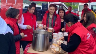 Chp Milletvekili Adayları, Taşova'da Pazar Esnafını Ziyaret Etti
