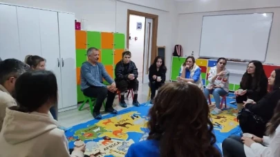 ESRA MASATLI KIZ ÇOCUKLARIYLA İFTAR YAPTI