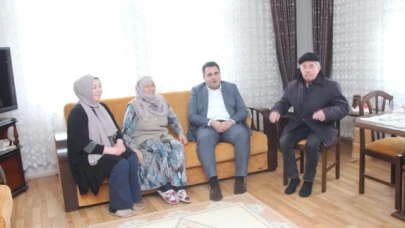 GÖKCECİK, ŞEHİT AİLESİNE BAYRAM ZİYARETİNDE BULUNDU