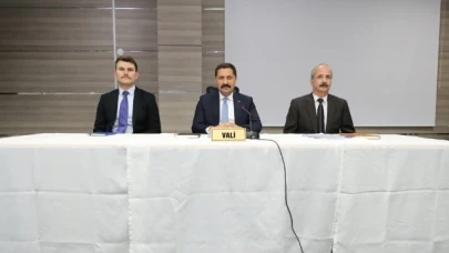 GÖYNÜCEK'TE MAHALLE VE KÖY MUHTARLARI TOPLANTISI GERÇEKLEŞTİRİLDİ