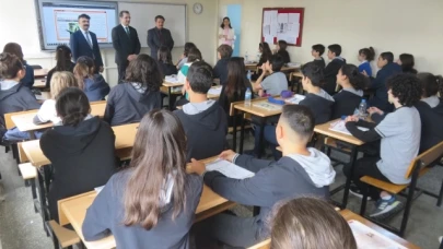 Güldoğan, Okul Ziyaretinde Bulundu