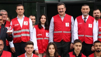 Haluk İpek, Kızılayı Ziyaret Etti