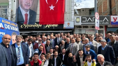 İpek ,Suluova Ak Parti İlçe Binasını Ziyarette Bulundu.