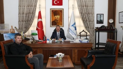 KENDİLERİNİ ELEŞTİREN DORUK’U BELEDİYE’YE DAVET ETTİ
