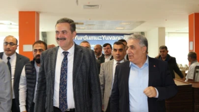 Millet Vekili Adayı İpek, Depremzedelerle Bayramlaştı