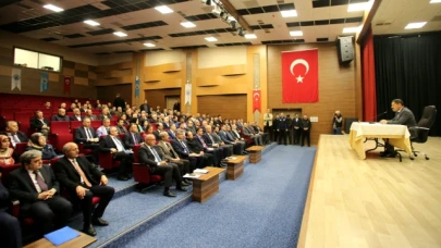 SULUOVA’DA KÖY VE MAHALLE MUHTARLAR TOPLANTISI YAPILDI