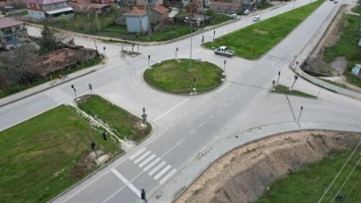 SULUOVA YENİDOĞAN MAHALLE KAVŞAĞINA TRAFİK IŞIKLARI KURULDU