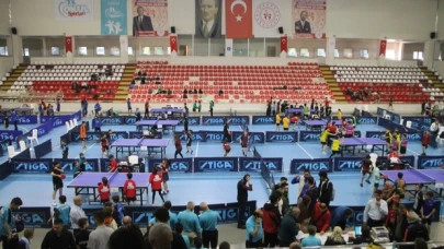 Türkiye Minikler ve Küçükler Ferdi Masa Tenisi Şampiyonası Amasya'da sürüyor