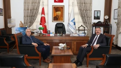 TUTKUN VE KARGI’NIN SOHBET GÜNDEMİ SİYASET OLDU
