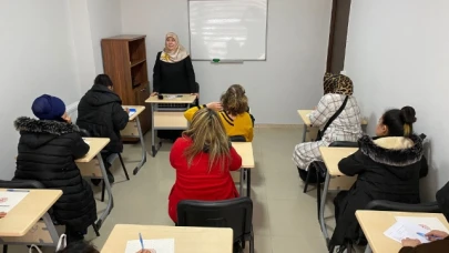 VAİZ GÜLSÜM ÇAMLI KONFERANS VERDİ