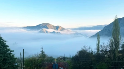 YAĞMUR SONRASI OLUŞAN SİS GÜZEL GÖRÜNTÜ OLUŞTURDU